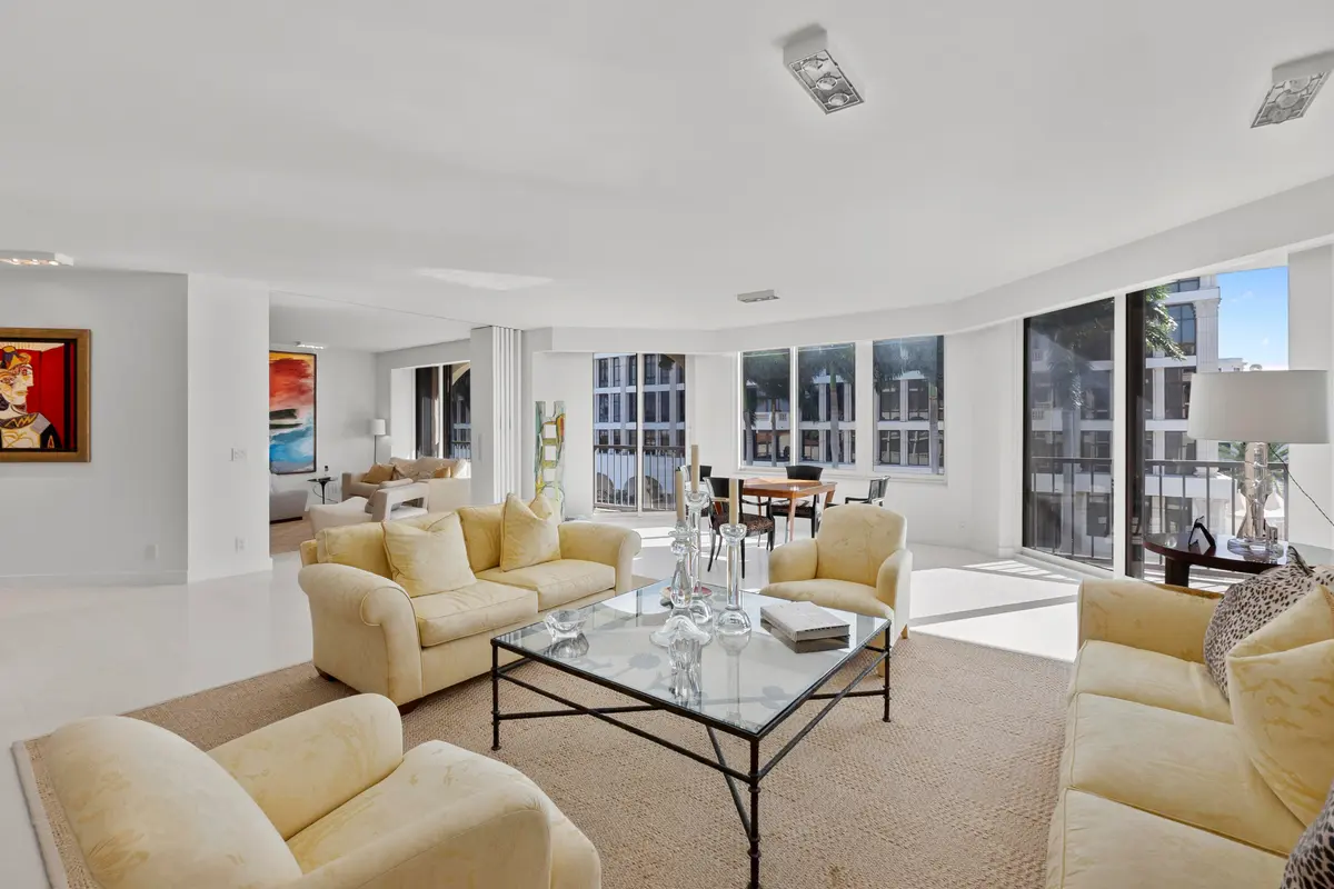 CVF09752 at 200 Bradley Place 302, Palm Beach