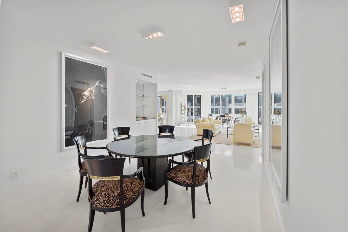 CVF09767 at 200 Bradley Place 302, Palm Beach