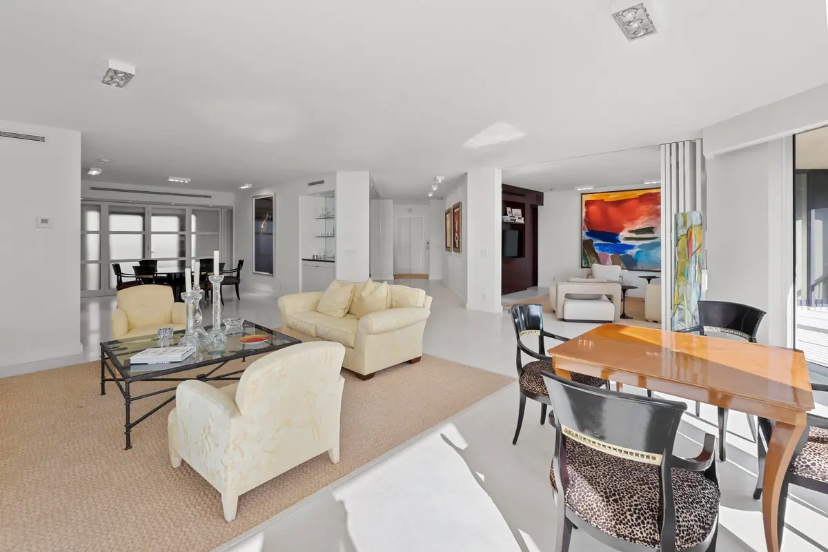 CVF09772 at 200 Bradley Place 302, Palm Beach