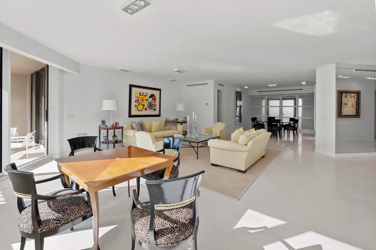 CVF09777 at 200 Bradley Place 302, Palm Beach