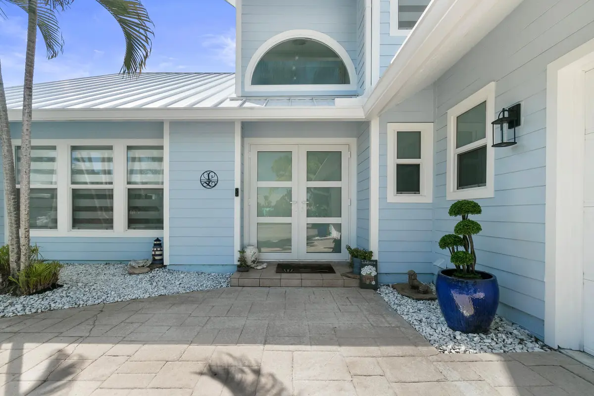 9029 SE Breeze Wy Hobe Sound-large-007-0 at 9029 SE Breeze Way, Hobe Sound