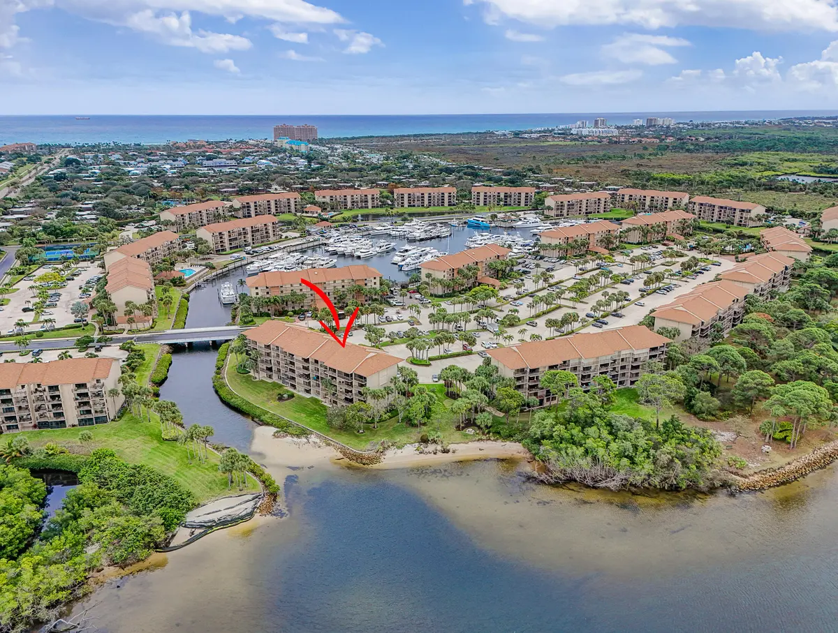 Aerial at 1801 Marina Isle Way 502, Jupiter