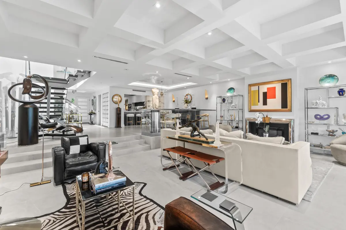 great room at 2335 S Ocean Boulevard C9, Palm Beach