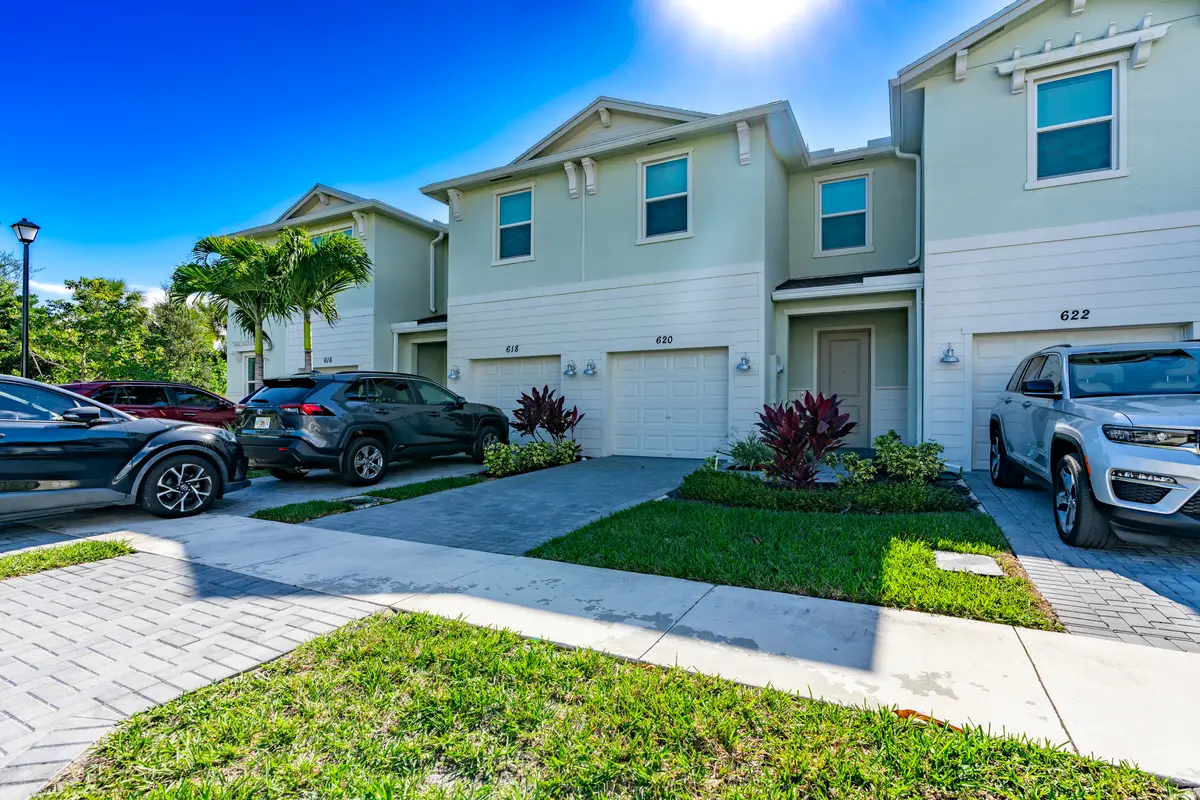 4-print-iPixx_00_3 at 620 SE Lake Falls Street, Port St. Lucie