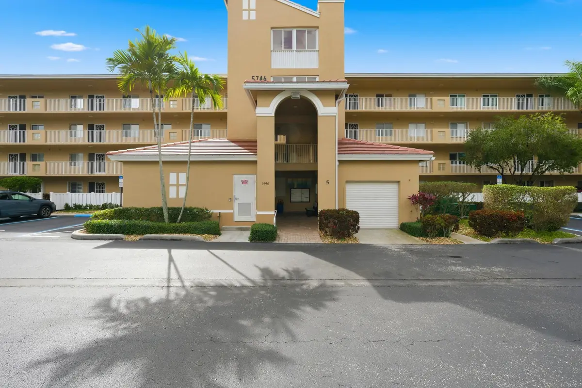 building at 5746 Crystal Shores Drive 307, Boynton Beach