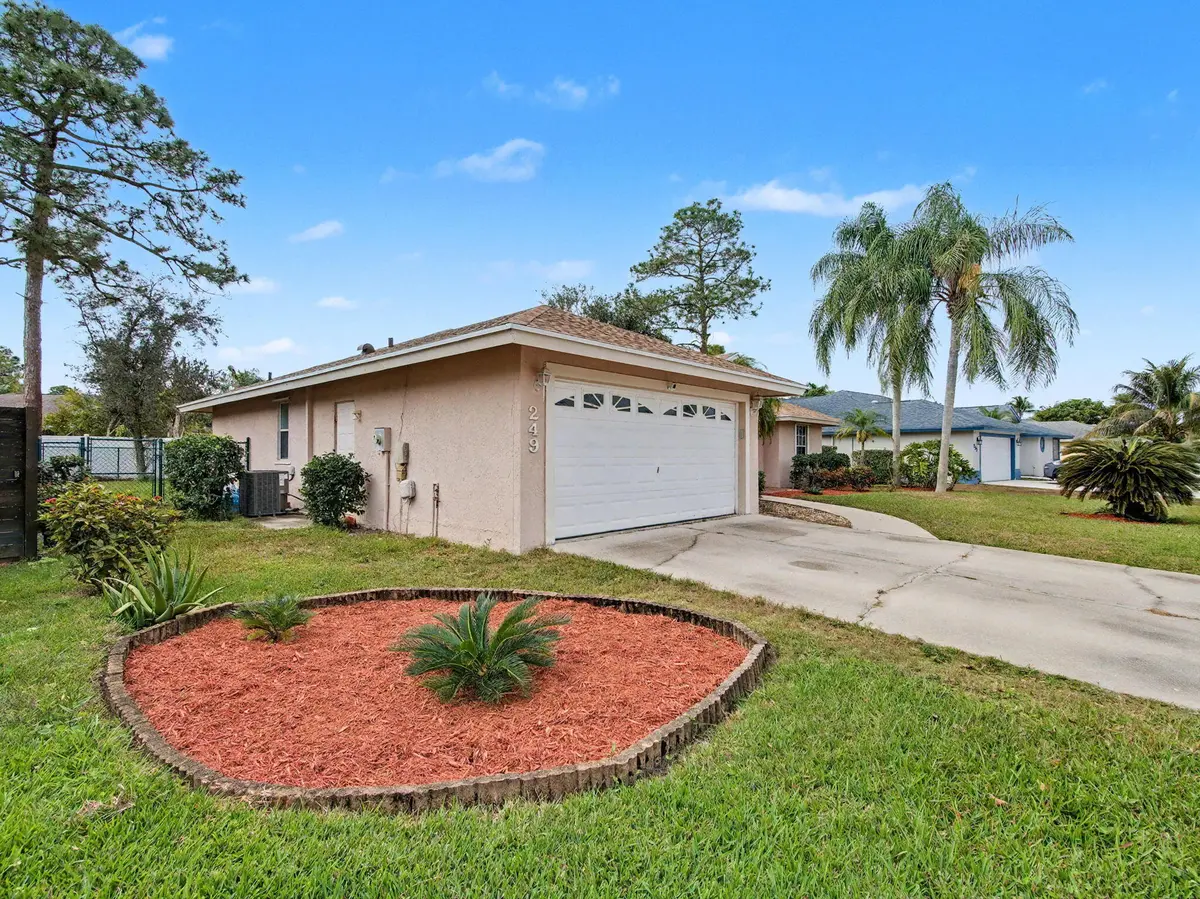 30-web-or-mls-006 (2) at 249 Monterey Way, Royal Palm Beach