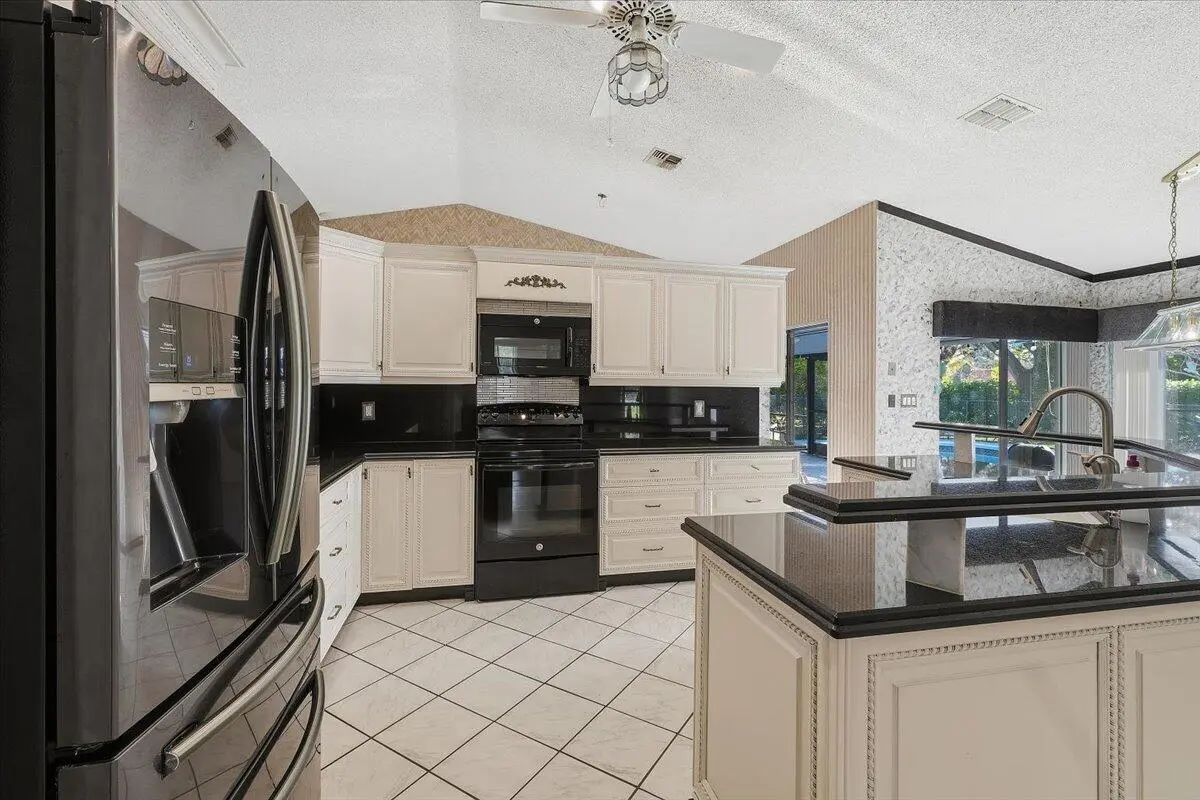 27-jcpjcp_photo_20260108_192224_35 at 8870 NW 49th Drive, Coral Springs
