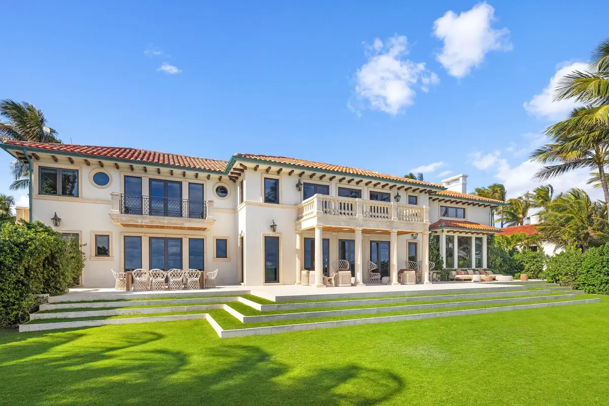 Front of House at 680 S Ocean Boulevard, Palm Beach