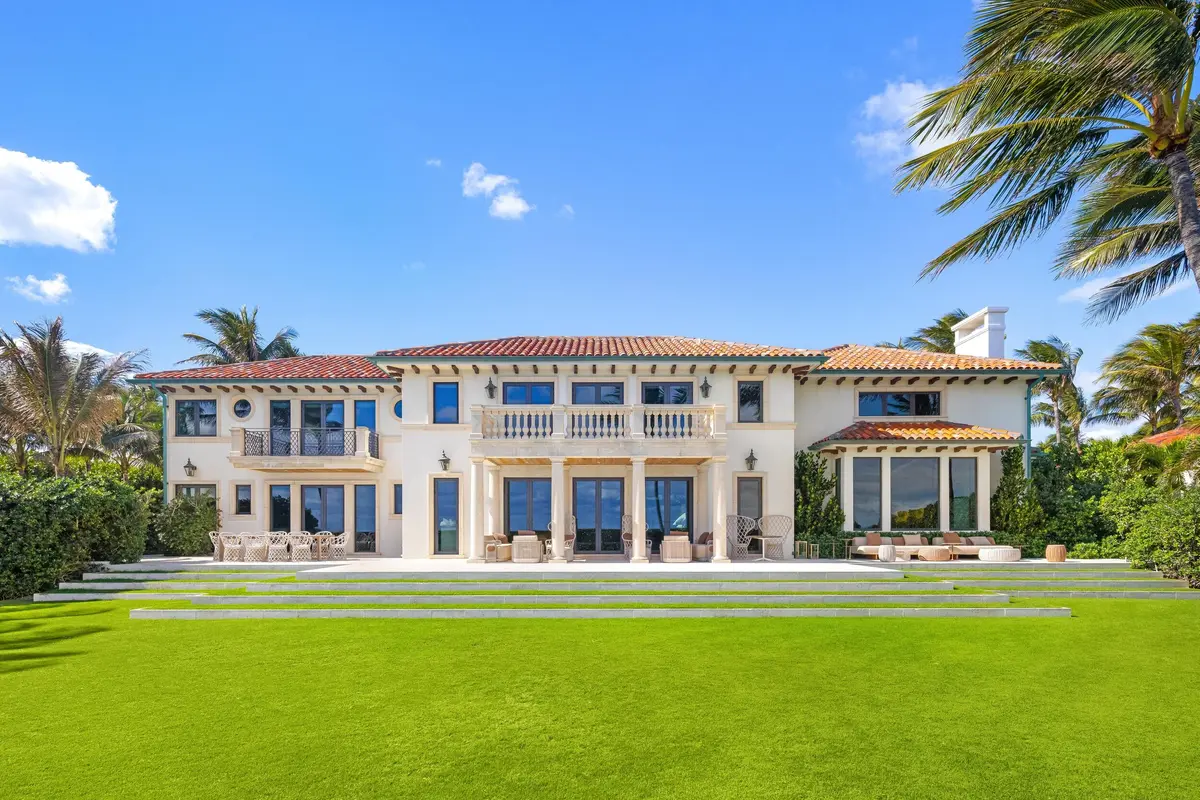 680 S Ocean Blvd at 680 S Ocean Boulevard, Palm Beach