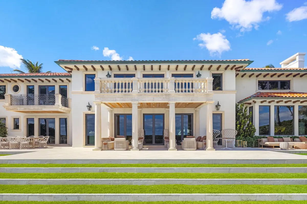 Front of House at 680 S Ocean Boulevard, Palm Beach