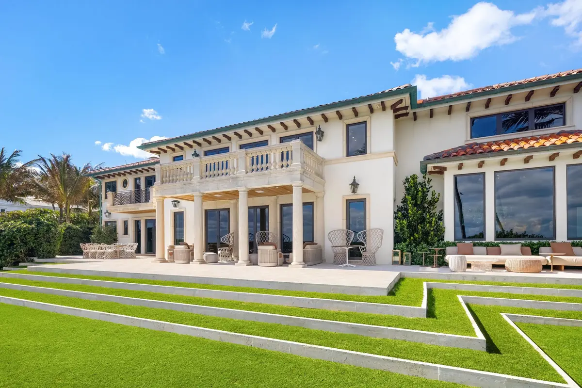 Front of House at 680 S Ocean Boulevard, Palm Beach