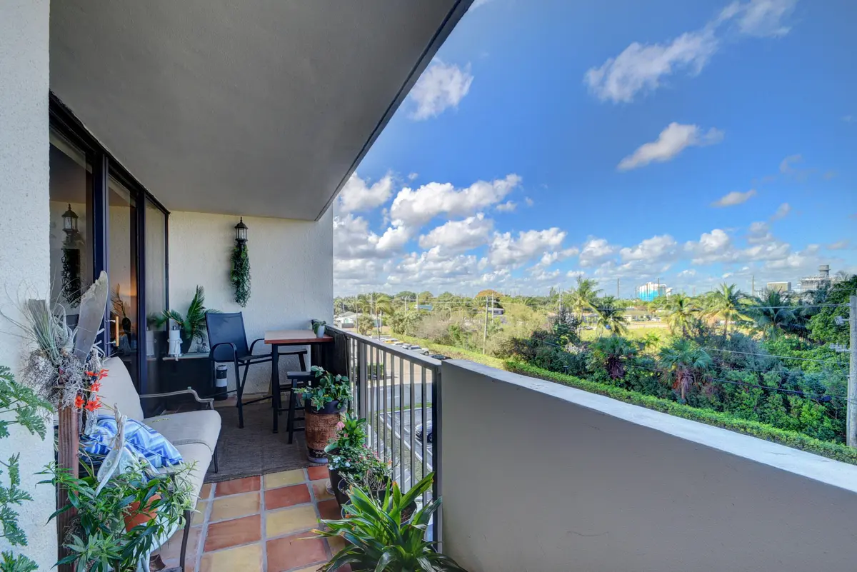 Balcony Facing West at 5600 N Flagler Drive 307, West Palm Beach