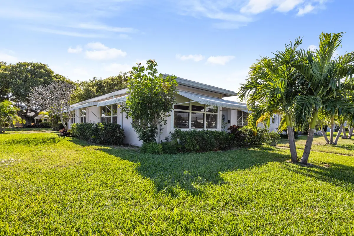 Front at 200 South Boulevard A, Boynton Beach
