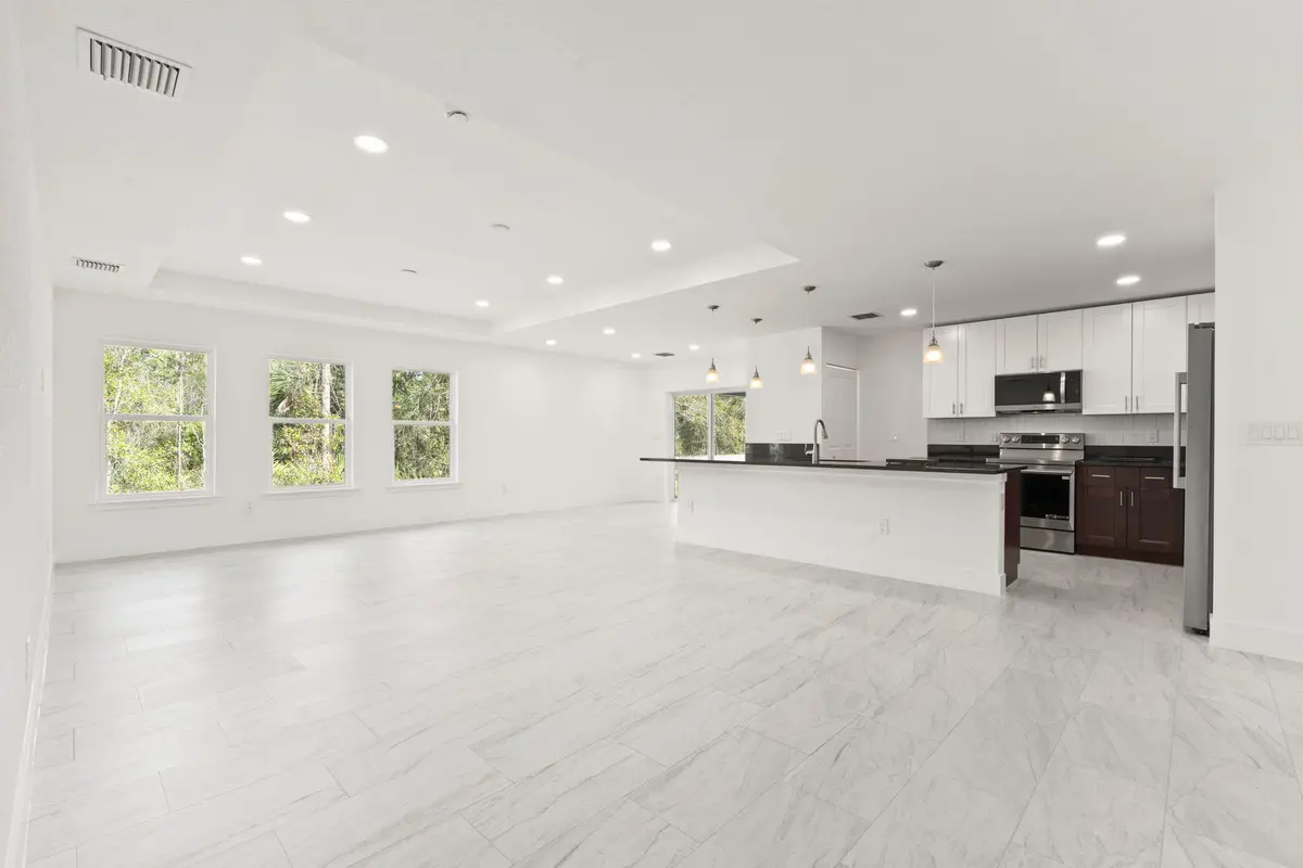 Living Wide at 9376 103rd Court, Vero Beach