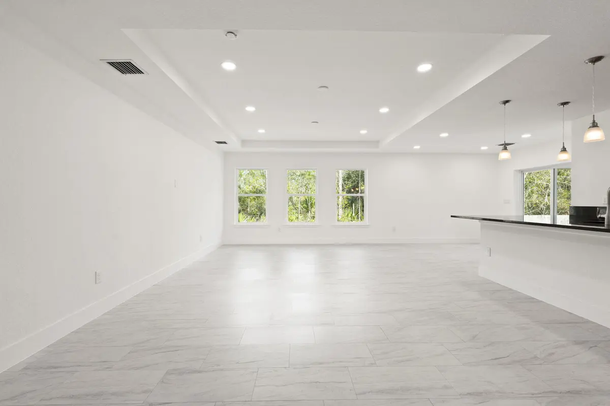 Living at 9376 103rd Court, Vero Beach