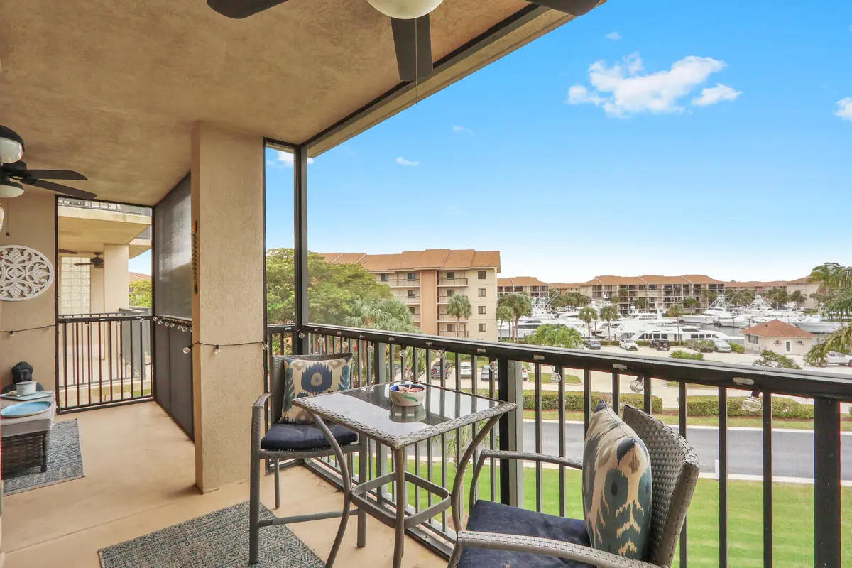 31_Image_32_mls at 901 Seafarer Circle 403, Jupiter
