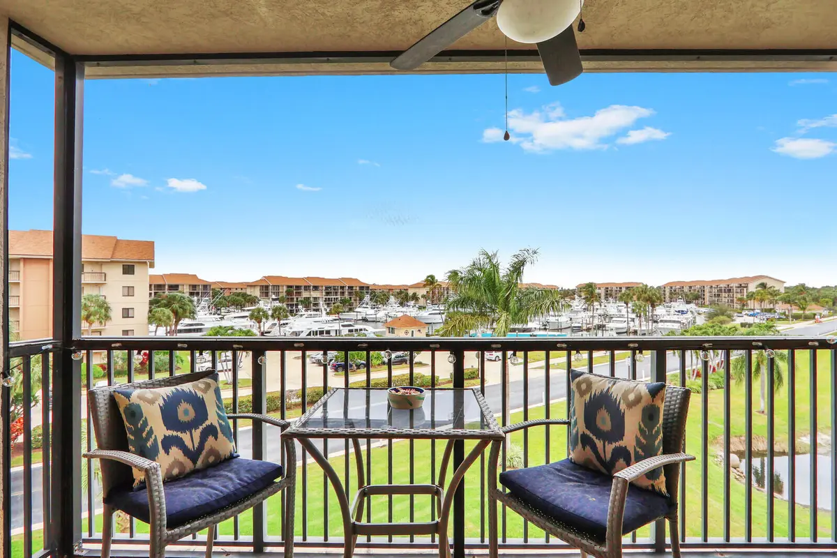 32_Image_33_mls at 901 Seafarer Circle 403, Jupiter