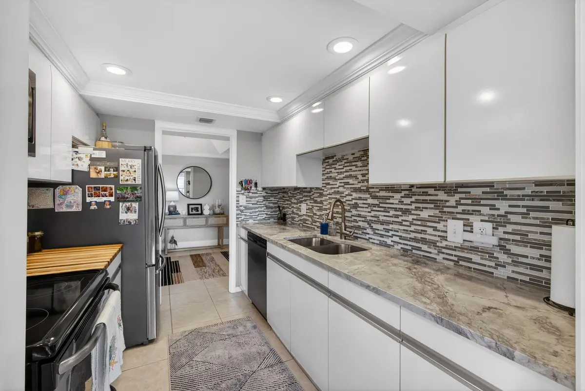 5-web-or-mls-5D1A2940 at 5510 N Ocean Drive 2d, Singer Island