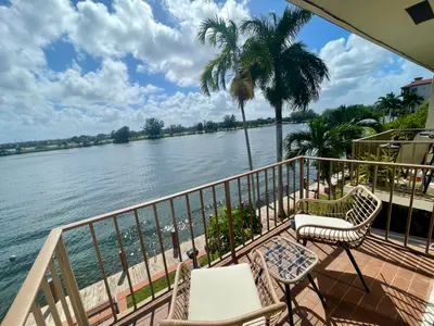 1100 Crystal Lake Drive 207, Deerfield Beach – leased