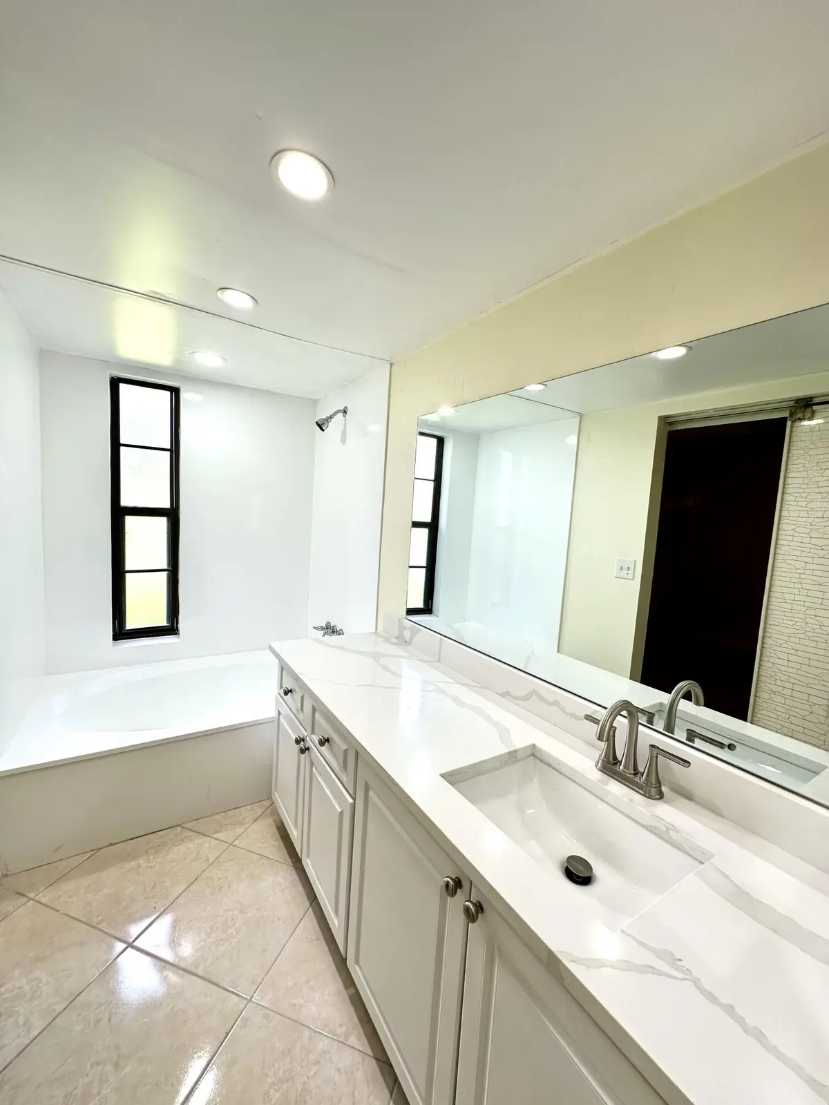 Primary Bathroom at 9440 SW 8th Street 109, Boca Raton