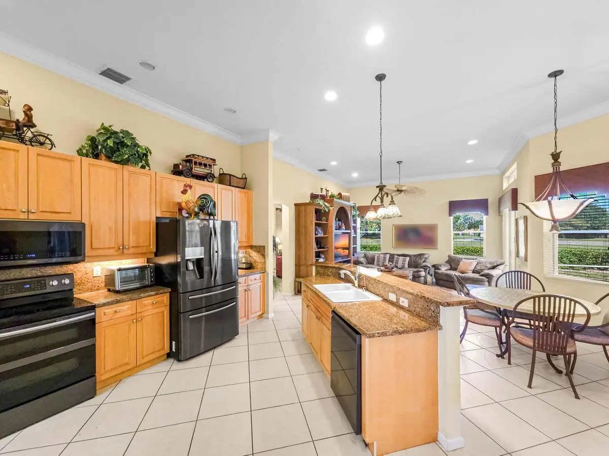 KITCHEN at 5318 Landon Circle, Boynton Beach