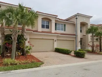 2887 SW Cedar Dunes Drive, Port St. Lucie – Townhouse for sale