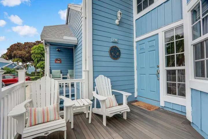 Front Porch at 726 Ocean Dunes Circle, Jupiter
