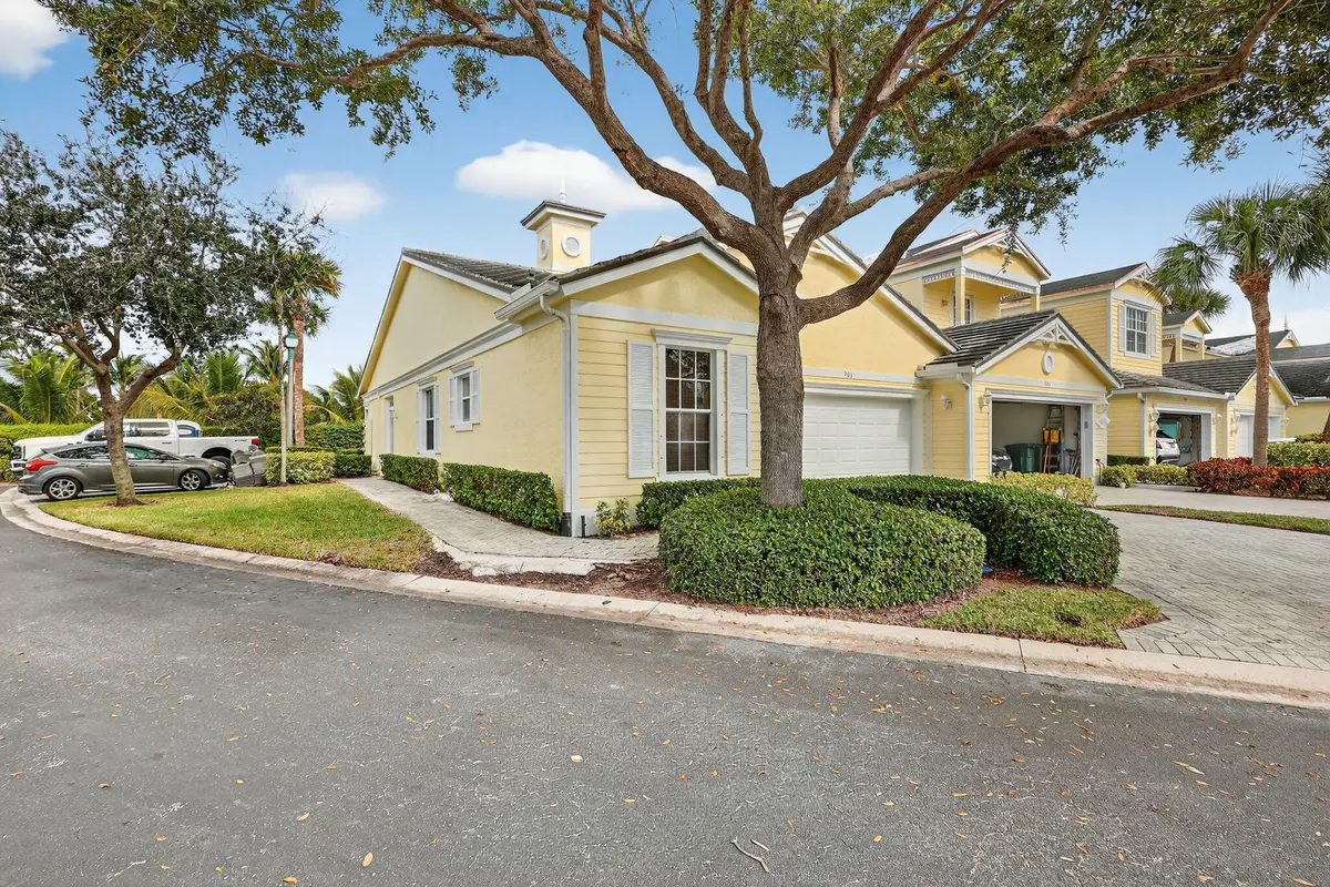 3-web-or-mls-7R7A2067 at 906 Mariner Bay Boulevard, Hutchinson Island