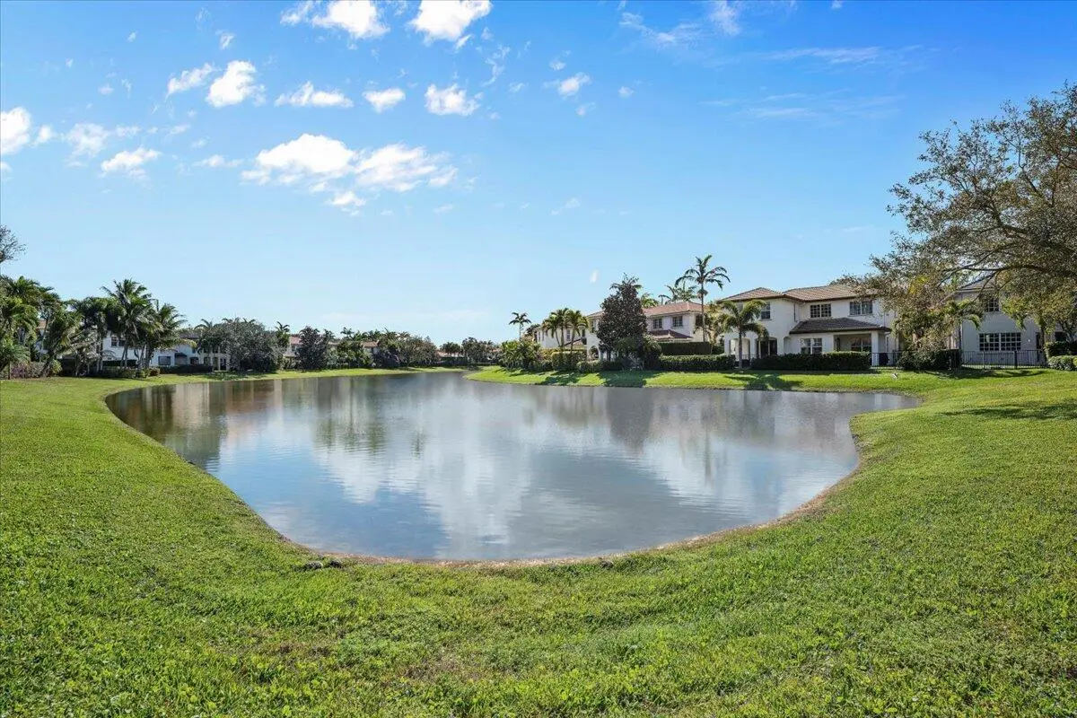 Stunning Lakefront Home at 1062 Vintner Boulevard, Palm Beach Gardens
