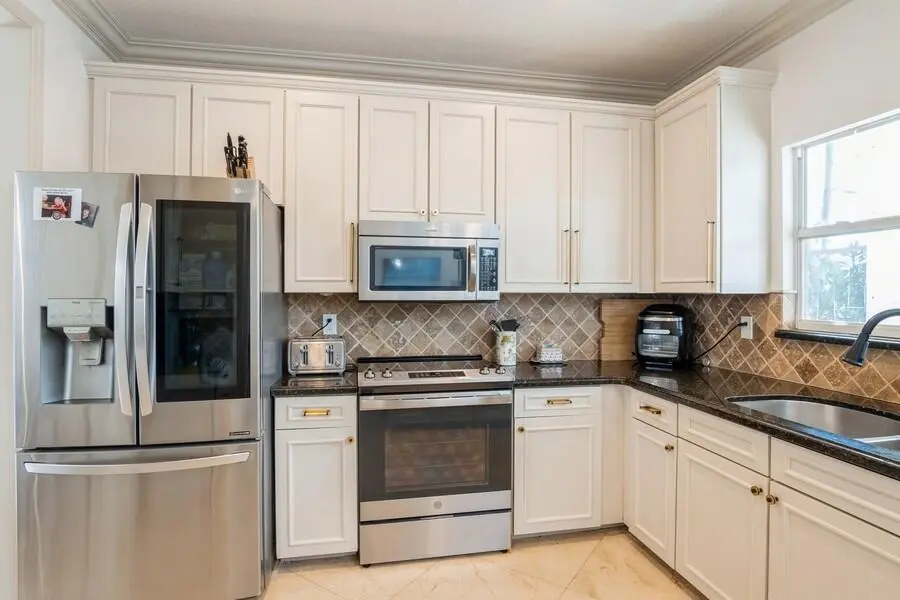 11_6031RobinsonSt_177001_Kitchen_Small at 6031 Robinson Street, Jupiter