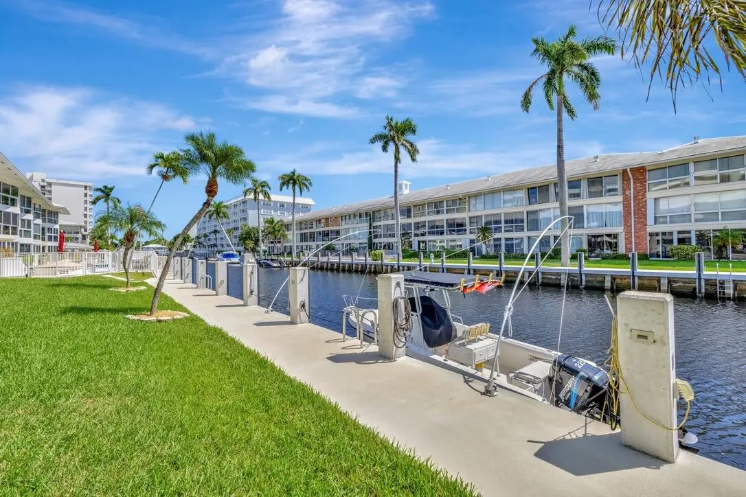 Dock your Boat at 3050 NE 48th Street 107, Fort Lauderdale