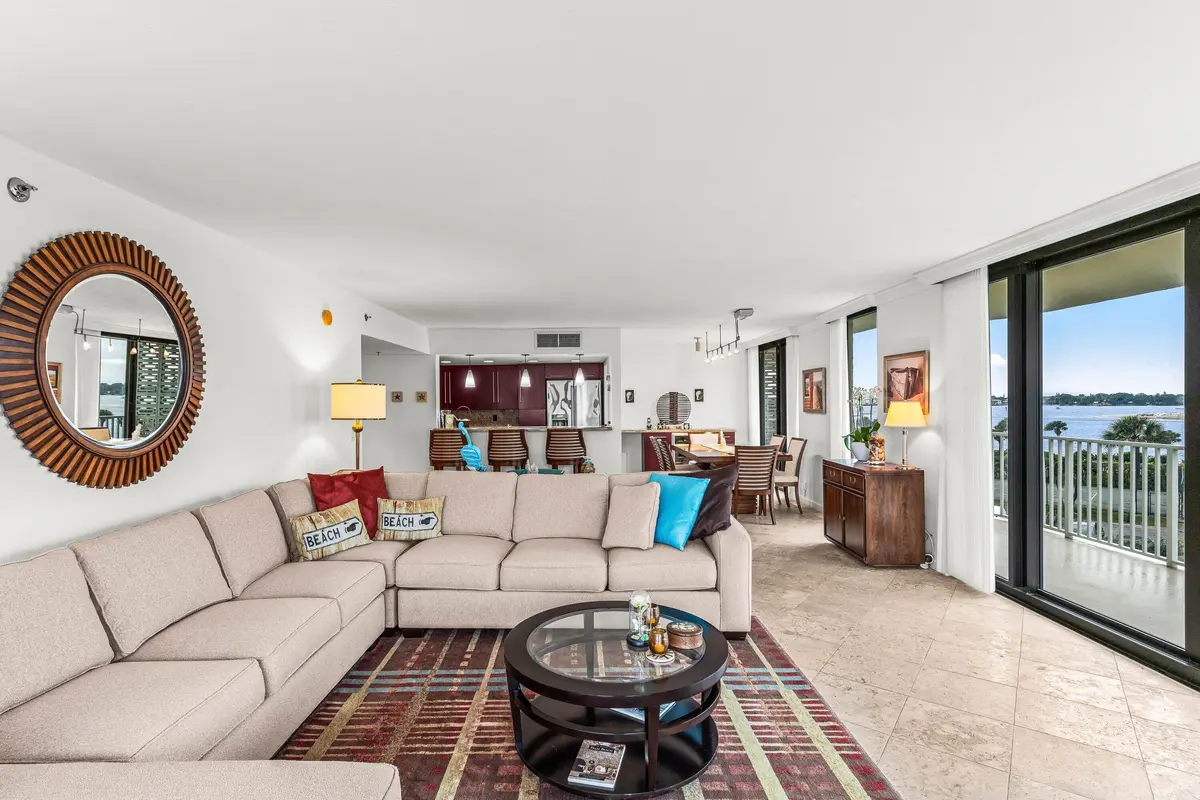 004 Living space at 3360 S Ocean Boulevard 3bi, Palm Beach