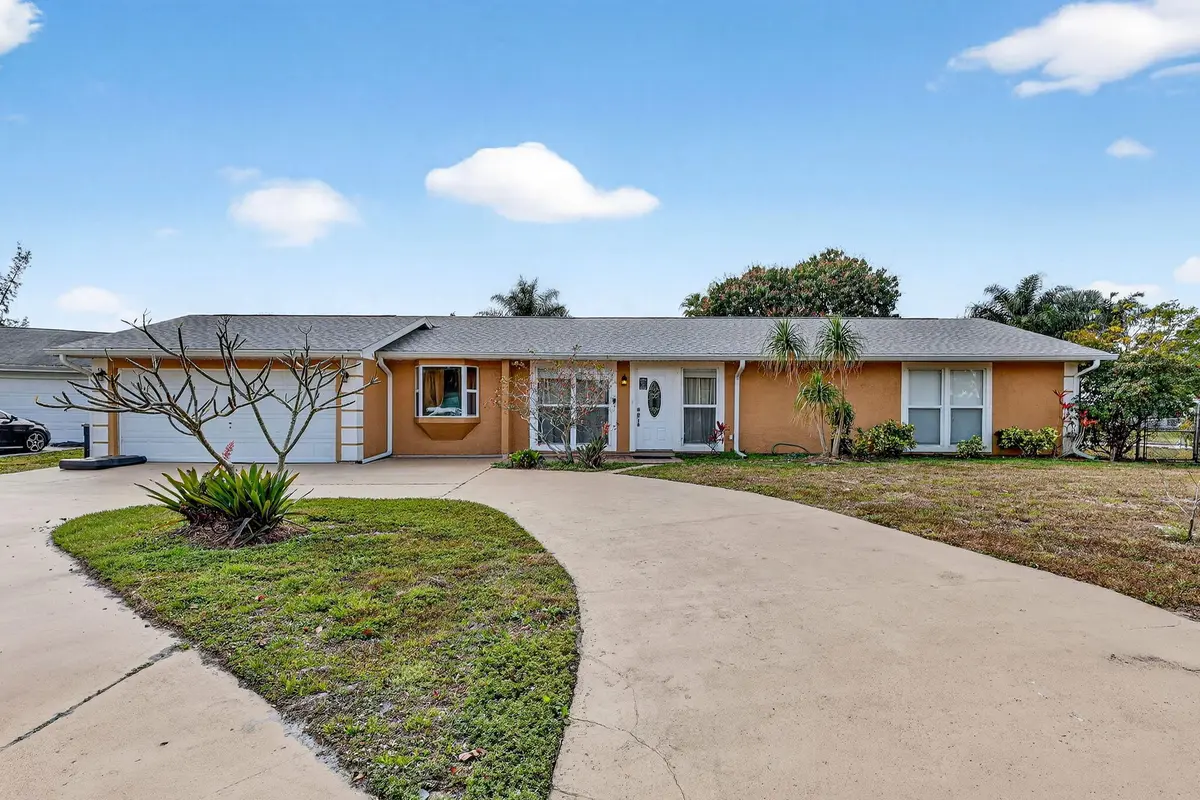 2-web-or-mls-5P1A7573 at 331 NE Camelot Drive, Port St. Lucie