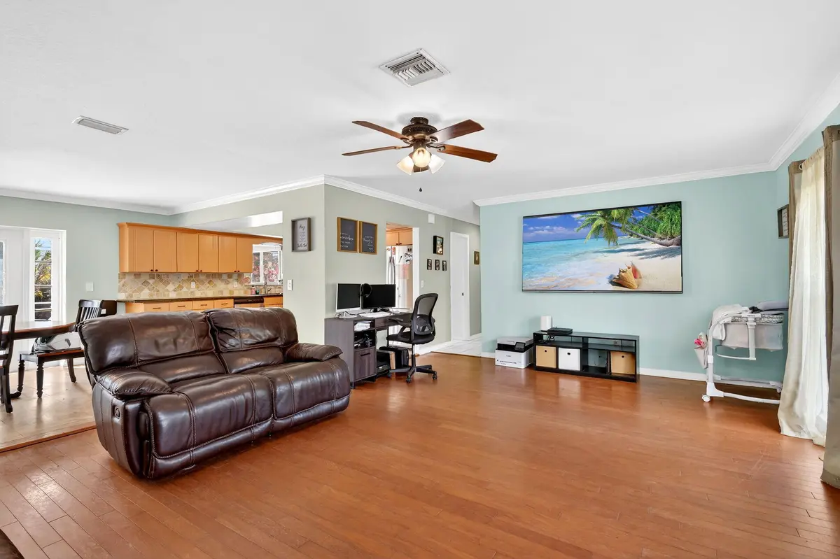 8-web-or-mls-5P1A7743 at 331 NE Camelot Drive, Port St. Lucie