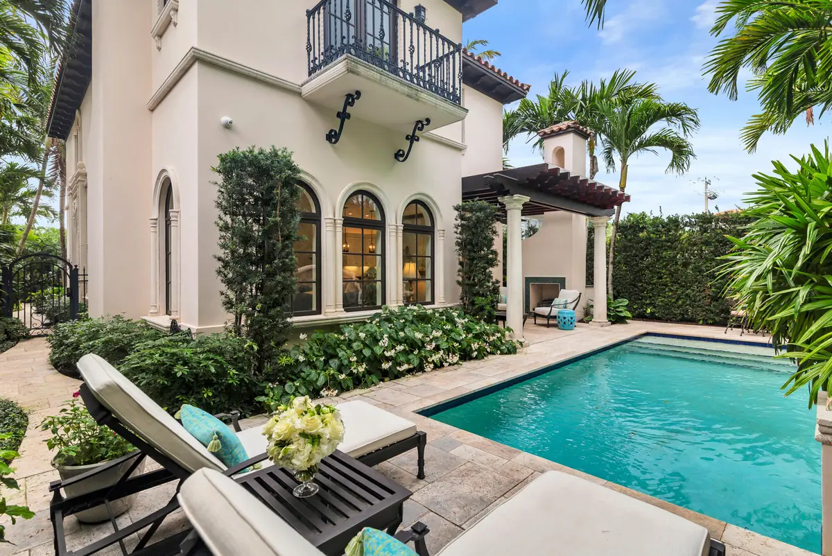 low-48 at 261 Seminole Avenue, Palm Beach