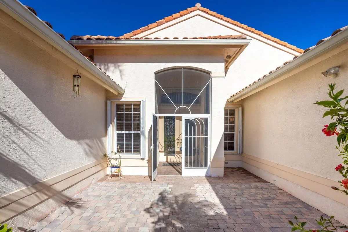 04-blue ex-16 at 486 NW Blue Lake Drive, Port St. Lucie
