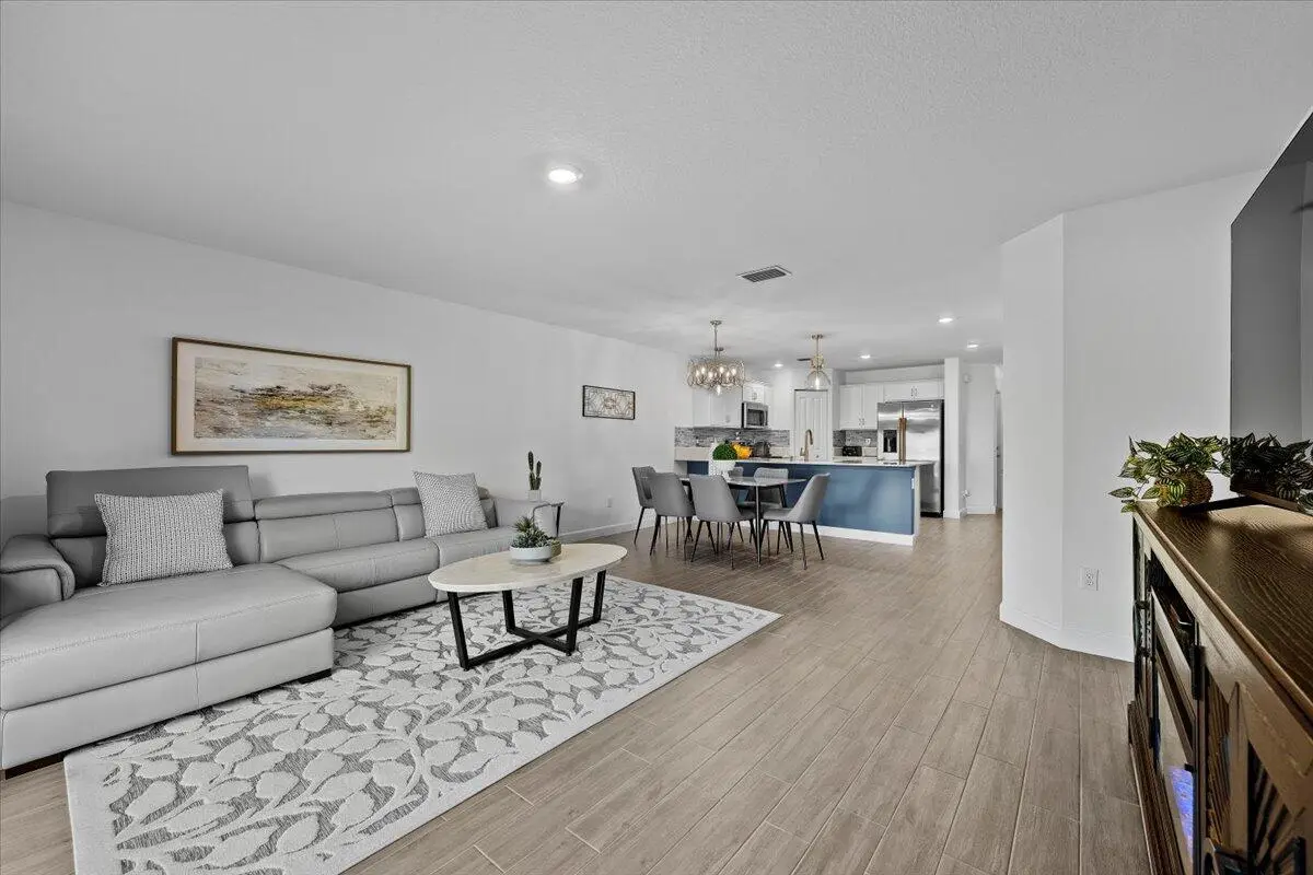Open and Airy at 6013 Woods Edge Circle, Riviera Beach