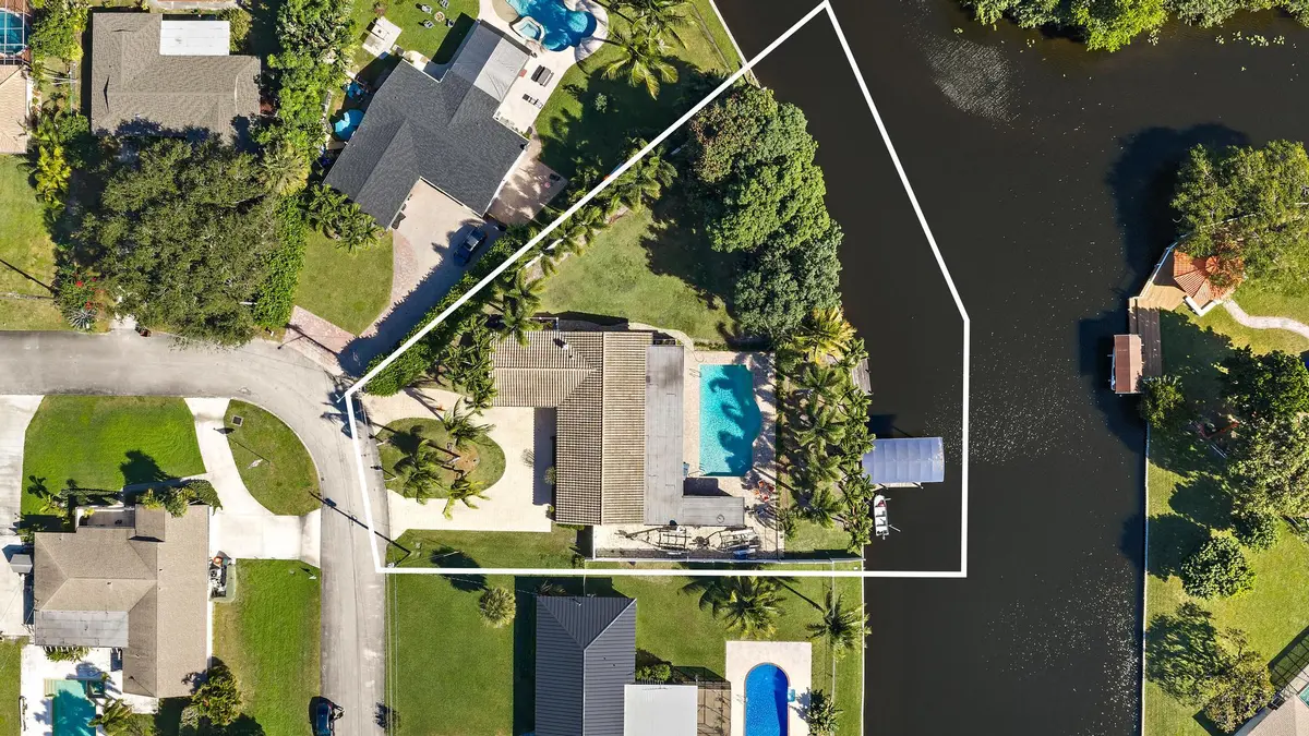 1404 Alpha Ct-3 at 1404 Alpha Court, Lake Clarke Shores