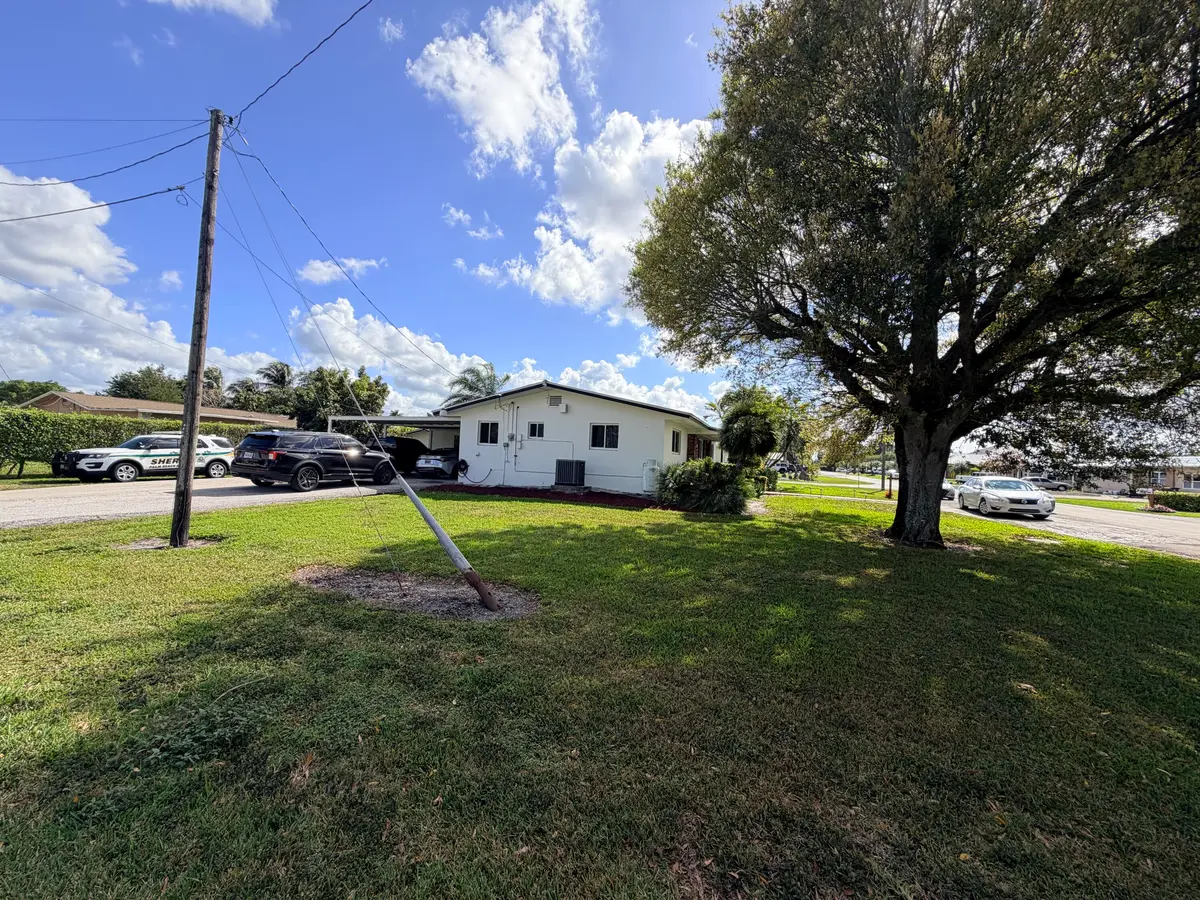IMG_1338 2 at 955 NW 4th St Street, Belle Glade