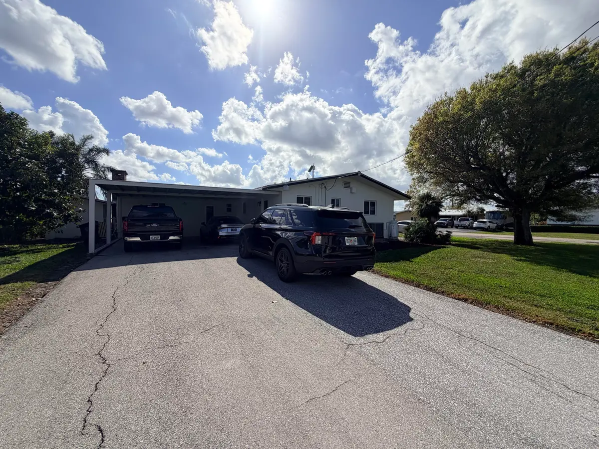 IMG_1360 2 at 955 NW 4th St Street, Belle Glade