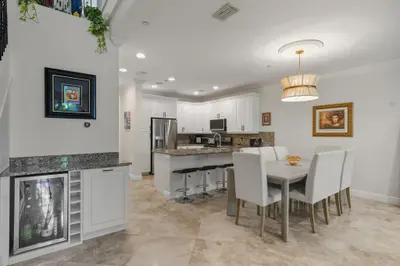 1709 NE 8th Street 1709, Fort Lauderdale – sold