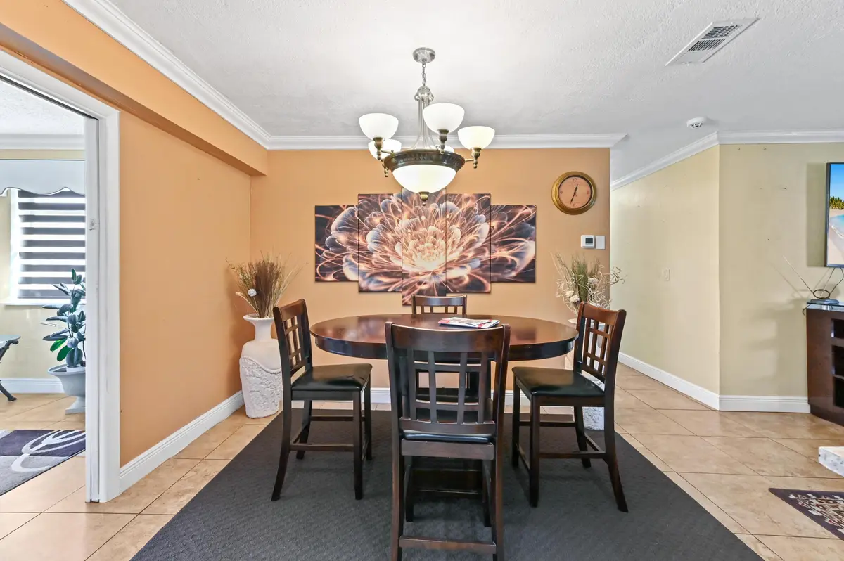 10 dining area 02 at 2991 SW 8th Street, Fort Lauderdale