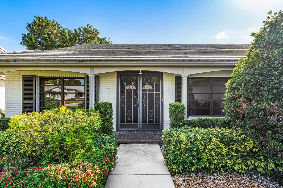 Front walk at 6426 Casabella Lane, Boca Raton