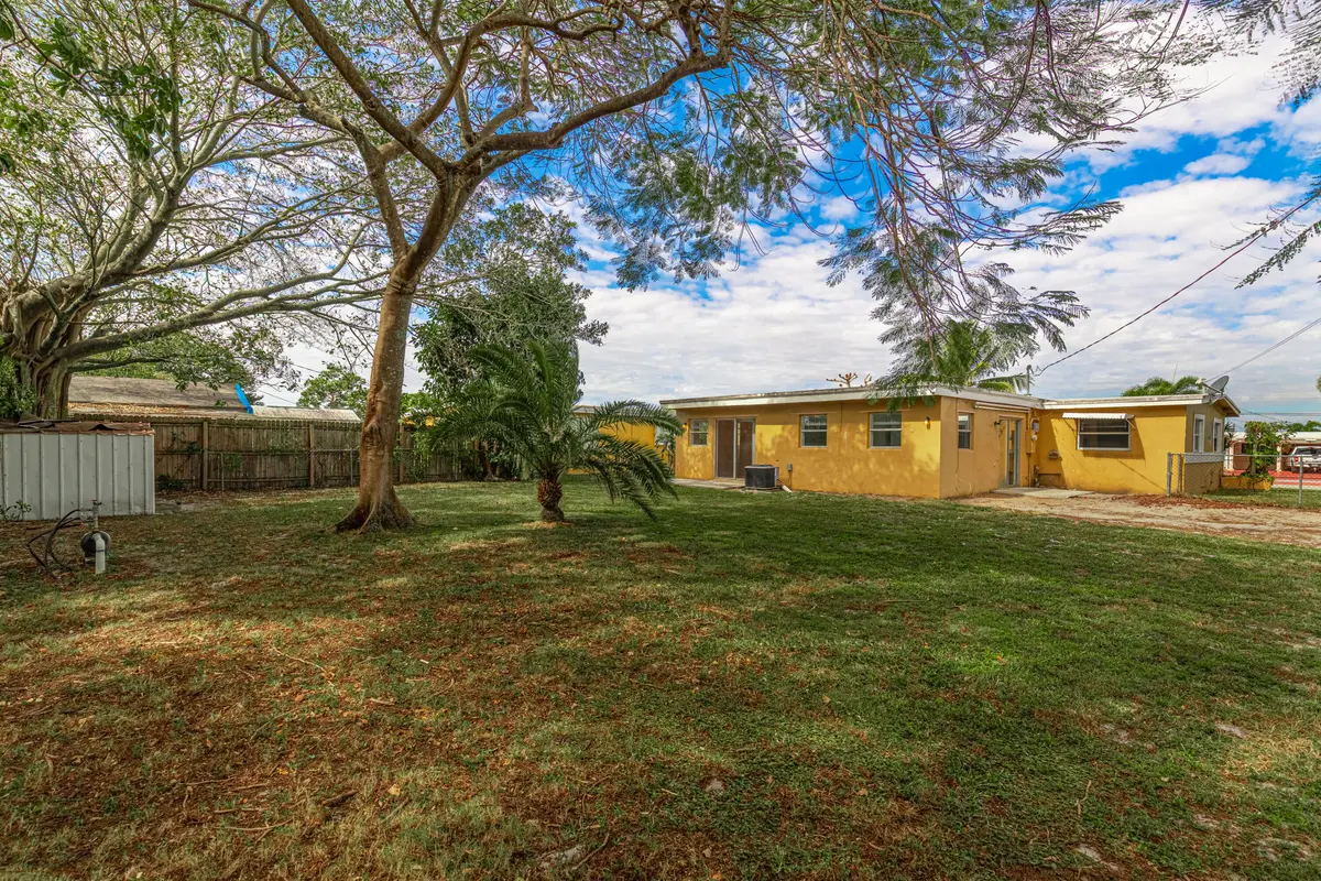 Back Home at 5652 S Rue Road, West Palm Beach