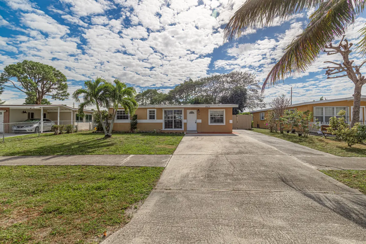 Front Home at 5652 S Rue Road, West Palm Beach