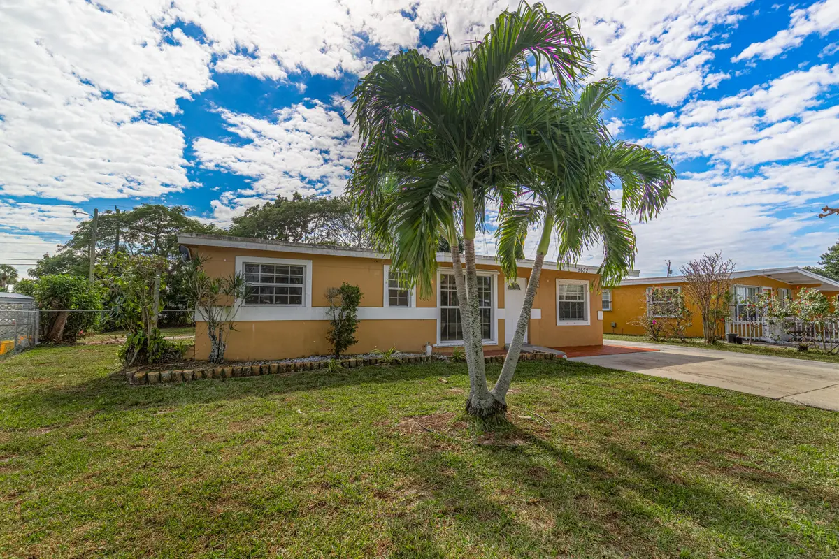Front Home-D at 5652 S Rue Road, West Palm Beach