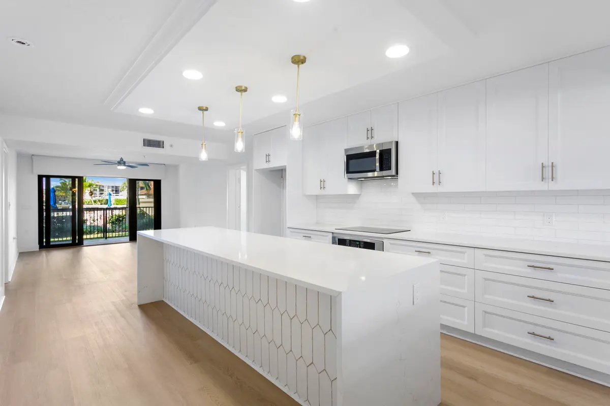 Kitchen at 601 SEAFARER Circle 101, Jupiter