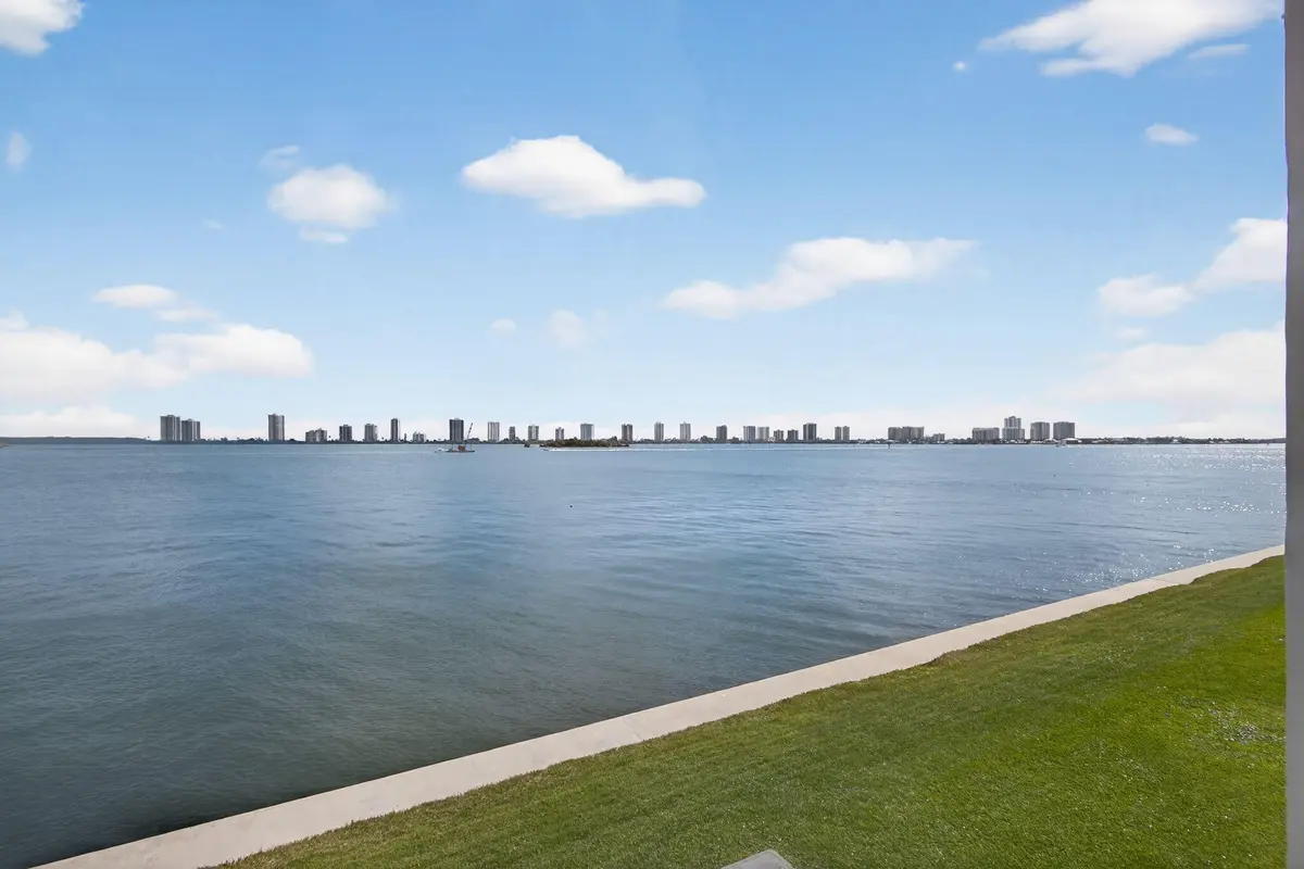 1-web-or-mls-5D1A5824 at 100 Shore Court 208, North Palm Beach