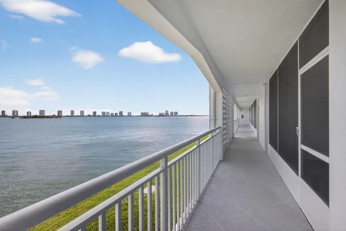 6-web-or-mls-5D1A5809 at 100 Shore Court 208, North Palm Beach