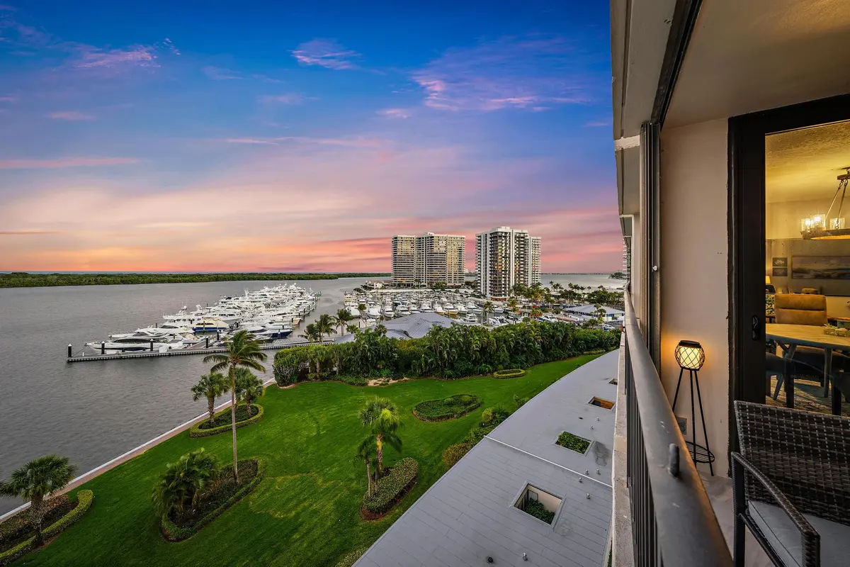 124 Lakeshore Dr unit 929-30 at 124 Lakeshore Drive 9290, North Palm Beach